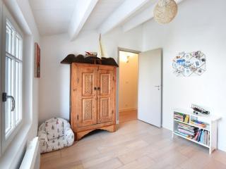 Maison de Charme au Centre du Village avec Cheminée et Cuisine Équipée - FR-1-434-56 - 8
