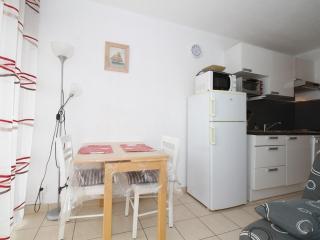 Charmant T1 avec grande terrasse, climatisé, proche des Thermes, équipé lave-vaisselle et lave-linge - FR-1-553-43 - Balaruc-les-Bains - 4