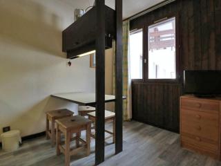 Studio 4 pers au pied des pistes, proche commodités, avec cuisine équipée et casier à skis - FR-1-398-608 - 8