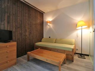 Studio 4 pers au pied des pistes, proche commodités, avec cuisine équipée et casier à skis - FR-1-398-608 - 9