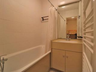 Studio 4 pers au pied des pistes, proche commodités, avec cuisine équipée et casier à skis - FR-1-398-608 - 6