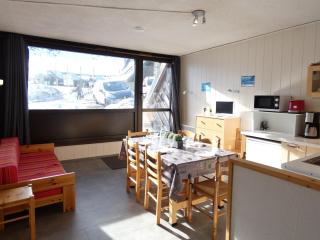 Studio cabine 6 pers. avec balcon exposition Sud, salon avec LCD et DVD, cuisine équipée, casier à ski - FR-1-457-196 - 0