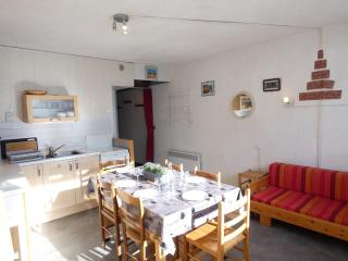 Studio cabine 6 pers. avec balcon exposition Sud, salon avec LCD et DVD, cuisine équipée, casier à ski - FR-1-457-196 - 8