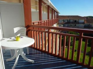 T3 Duplex avec Terrasse, Piscine et Parking à Vieux-Boucau - FR-1-379-115 - Vieux-Boucau-les-Bains - 3