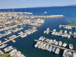 Studio 4 pers à 500m de la Plage de Saint-Clair, 3 étoiles, Parking Inclus, Ménage Offert - FR-1-251-398 - Le Lavandou - 2