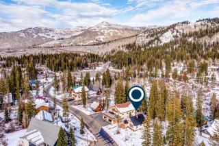 Brighton Sunflower Chalet - 3