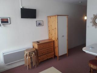 Studio 4 pers avec balcon sur les pistes, parking gratuit, casier à skis et kitchenette aménagée - FR-1-602-32 - Arette - 1