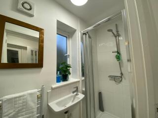 Home in Ironbridge with Rear Garden - Telford - 1
