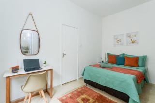 Conforto e relax, caminhando para a Praia de Copacabana, Quarto e Sala, completo, com wi fi, cozinha, ar condicionado - 9