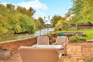 Finest Retreats - Islip Mill House - Beautiful Riverside Home - Islip - 6