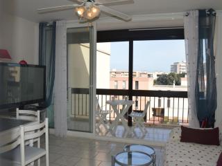 Appartement climatisé 3 pièces avec loggia, parking et parc collectif, à 400m de la plage - FR-1-225D-111 - Saint-Cyprien - 3