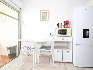 Appartement T1 confortable - climatisé, proche des thermes, avec loggia et équipements modernes - FR-1-553-10 - Balaruc-les-Bains - 8