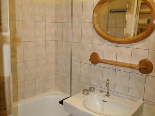 2 pièces au pied des pistes, balcon, parking gratuit, proche commerces et ESF - FR-1-557-24 - 7