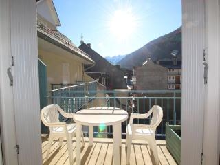 Appartement 2 pièces cabine avec balcon, parking, animaux admis, Wi-Fi - FR-1-313-195 - Luchon - 1