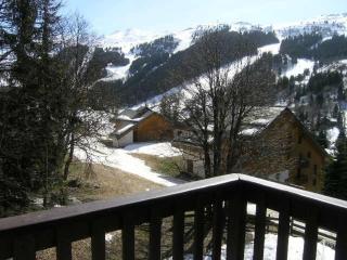 Charmant T3 avec balcon, ascenseur et piscine en été, proche pistes et centre, idéal pour 6 pers. - FR-1-180-565 - Les Allues - 8