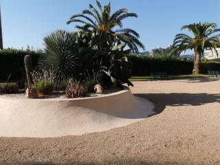 Appartement climatisé avec terrasse, piscine et parking privé, proche plages et commerces - FR-1-609-60 - 1