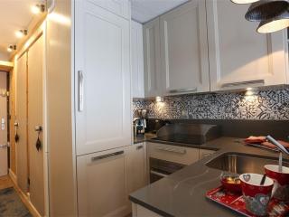 Appartement rénové 50m² Val Thorens - 5 pers, 2 balcons, WiFi, skis aux pieds, près commerces et restos - FR-1-637-3 - 3