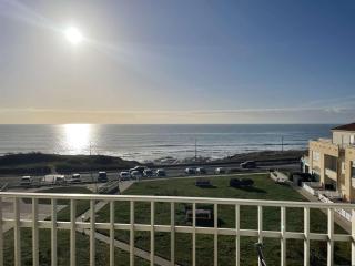 Appartement confortable 2 pièces avec balcon et parking, proche plage - FR-1-224-784 - 0