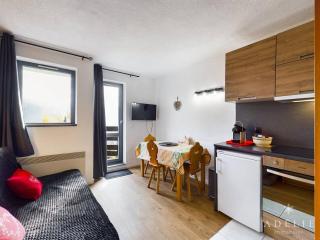 Studio cabine à 80m des pistes avec parking et balcon exposé sud - FR-1-398-643 - Montvalezan - 0