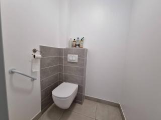 Appartement neuf climatisé, loggia spacieuse, à 200m de la mer avec parking privé - FR-1-388-206 - 2