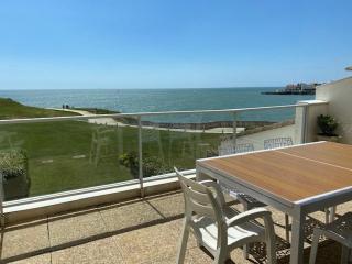 Appartement avec terrasse, vue sur l'Océan et parking à Royan - FR-1-494-33 - 0