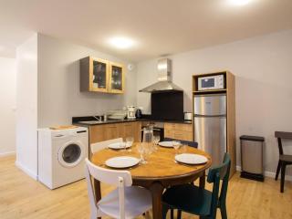 Appartement 7 pers, Centre Cauterets, Parking, WIFI, Luge, Proche Pistes - FR-1-401-181 - Cauterets - 2