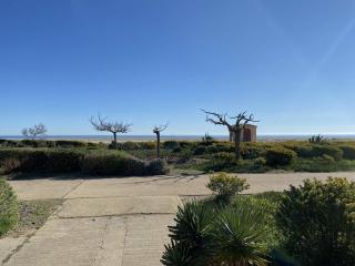 Villa T2 Front de Mer avec Terrasse à Port Leucate - 4 Couchages, Parking Privé, Plage à Pieds - FR-1-81-515 - 1
