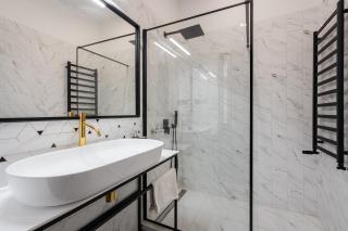 Astoria Boutique Suites- Best Location by BQA - 3