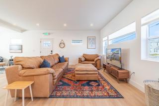 Luxury 4-bed home in Riverside Heights! - Reno - 6