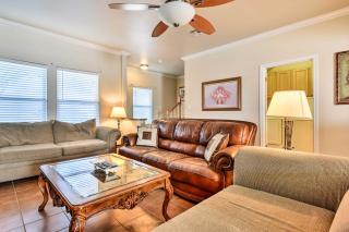 Waterfront Corpus Christi Townhome with Pool and Dock! - Corpus Christi - 1