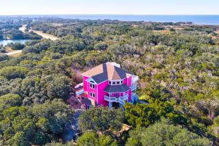 The Pink Flamingo - Avon - 0