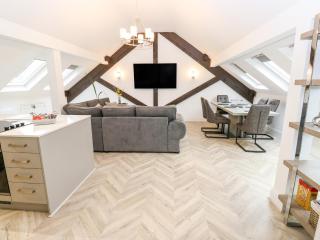 The Penthouse - York - 8