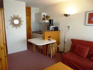 Studio 4 pers avec balcon sur les pistes, parking gratuit, casier à skis et kitchenette aménagée - FR-1-602-32 - Arette - 9