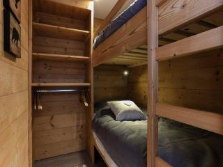 appartement 4 personnes, très cosy et fonctionnel, 2 chambres séparées, vue montagne, exposé nord, départ ski aux pieds - FR-1-545-13 - 2