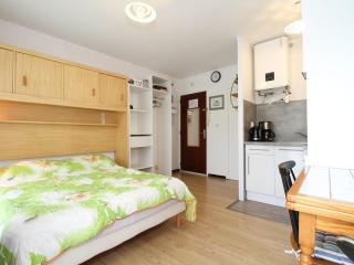 Studio de charme avec parking privatif, climatisation, Wi-Fi et loggia fermée à Balaruc-les-Bains - FR-1-553-96 - Balaruc-les-Bains - 9