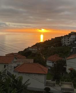 Cozy 1 BR w/ balcony, ocean view & perfect sunsets - Ribeira Brava - 0