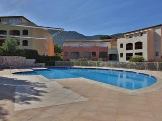Appartement T3 avec grand jardin privé, climatisation et parking - FR-1-100-205 - 2