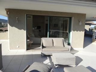 Superbe Penthouse T3 Climatisé avec Garage à Cavalaire-sur-Mer - FR-1-100-226 - 6