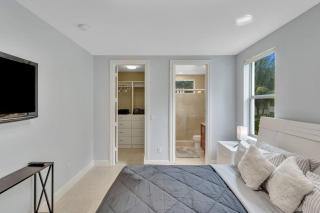 Stunning Home W/Pool Min to Beach Walk to Las Olas - Fort Lauderdale - 6