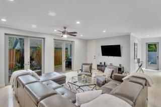 Stunning Home W/Pool Min to Beach Walk to Las Olas - Fort Lauderdale - 3