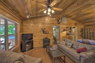 Peaceful Bryson City Cabin - Fire Pit and Hot Tub! - Bryson City - 7