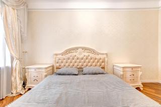 Apartments with 3 rooms near Palace Ukraine - Kiev - 1