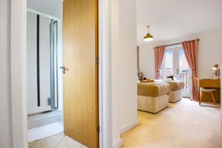 Middleton House with Free Parking, Fast-Wifi, SmartTV and Garden by Yoko Property - 2