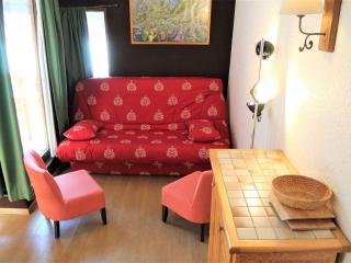 Appartement calme 2 pièces, mezzanine, 6 couchages, proche pistes et commerces - FR-1-330B-113 - 6