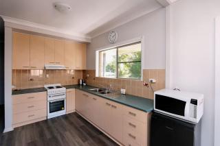 64 Bathurst Street - Elliott Heads - 6