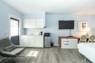 Echo Sails Motel - Clearwater Beach - 1