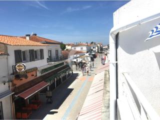 Studio idéal au centre-ville de La Tranche-sur-Mer, à 80m de la plage, avec balcon et aperçu mer - FR-1-357-240 - 2
