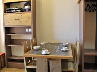 Appartement cosy 2 pièces avec balcon, piscine, sauna et accès direct aux pistes - 5 couchages, Risoul - FR-1-330-446 - 4