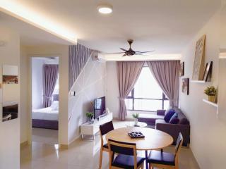 Cyberjaya Eclipse 5 Plus 2 PAX Blissful Fully Air-Con SUITE - Cyberjaya - 0