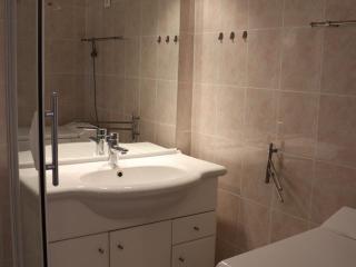 Studio-cabine lumineux avec terrasse, parking, proche plage - FR-1-100-119 - Cavalaire-sur-Mer - 2